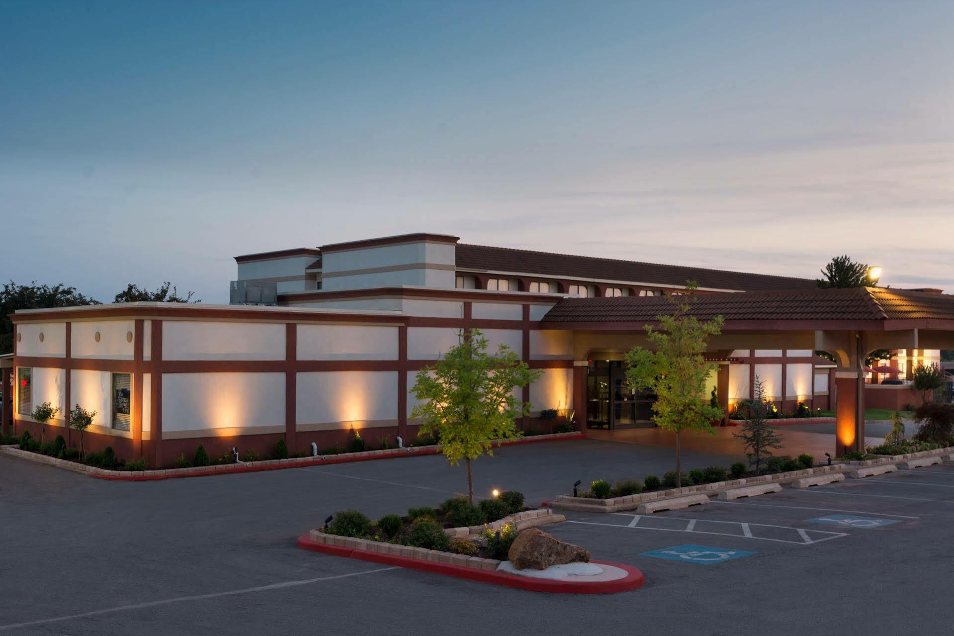 Broadway Inn & Suites Oklahoma City Zewnętrze zdjęcie